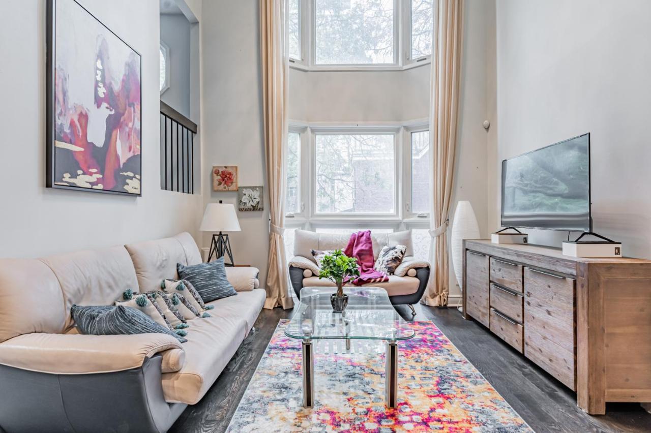 Beautiful Property In Downtown Core Close To Subway Station! Toronto Exterior foto